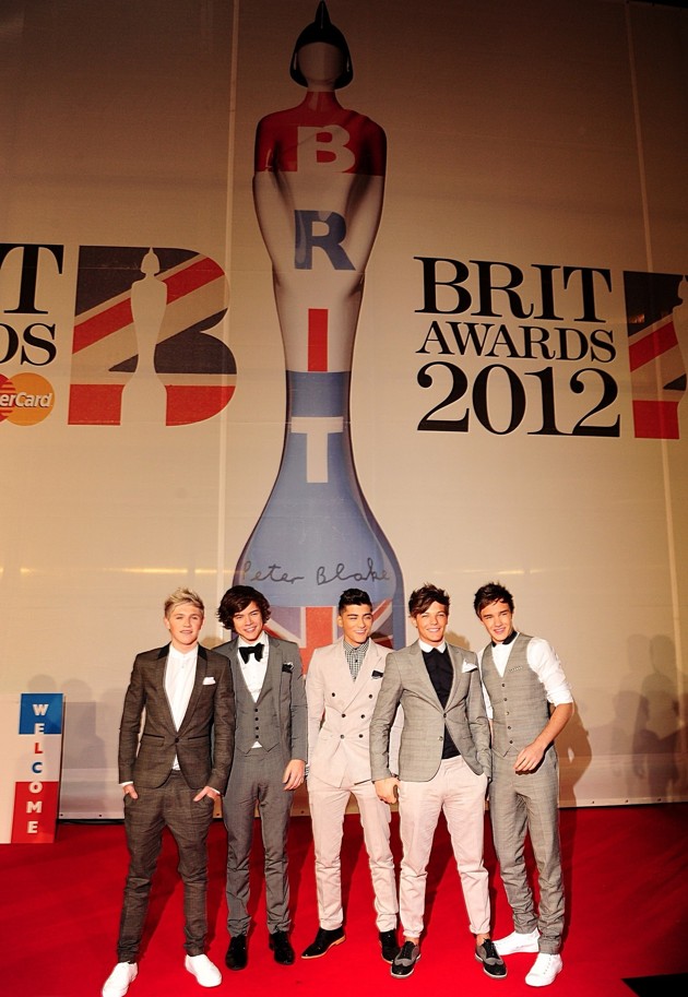 Gambar Foto One Direction di Acara BRIT Awards 2012