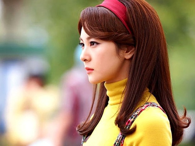 Gambar Foto Son Eun Seo Tampil Mempesona dengan Gaya Rambut Cantik