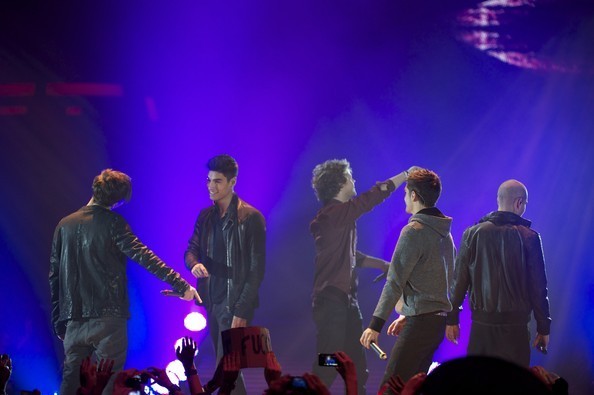 Gambar Foto The Wanted Melakukan Pertujukan di Atas Panggung Selama Acara 40 Principales Awards 2011 Berlangsung