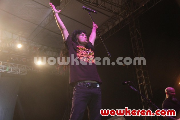 Gambar Foto Aksi Panggung Anthrax di Pantai Carnaval, Ancol