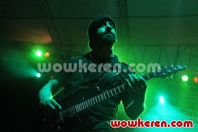 Gambar Foto Aksi Panggung Anthrax di Pantai Carnaval, Ancol