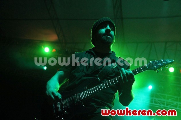 Gambar Foto Aksi Panggung Anthrax di Pantai Carnaval, Ancol
