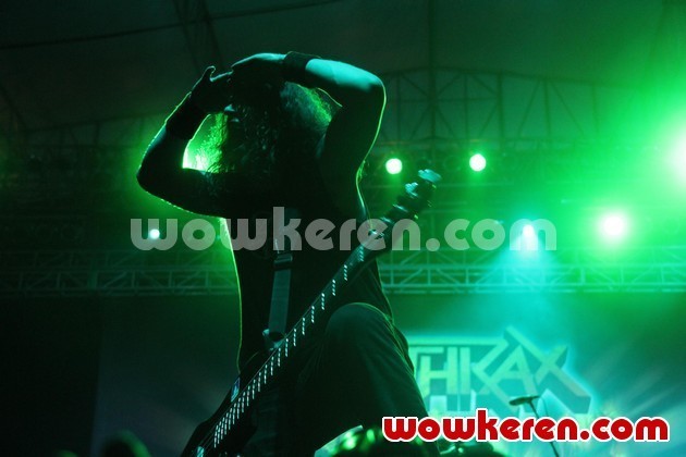 Gambar Foto Aksi Panggung Anthrax di Pantai Carnaval, Ancol