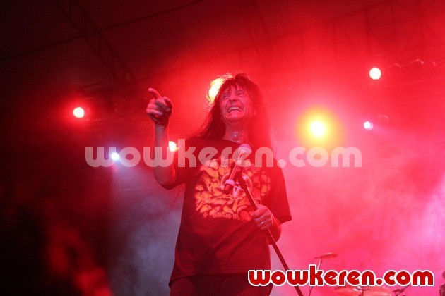 Gambar Foto Aksi Panggung Anthrax di Pantai Carnaval, Ancol