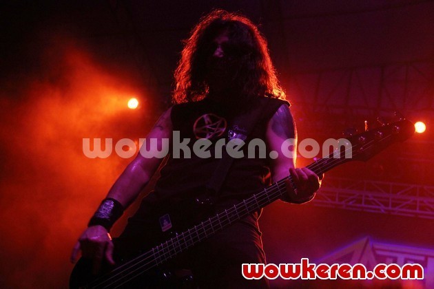 Gambar Foto Aksi Panggung Anthrax di Pantai Carnaval, Ancol
