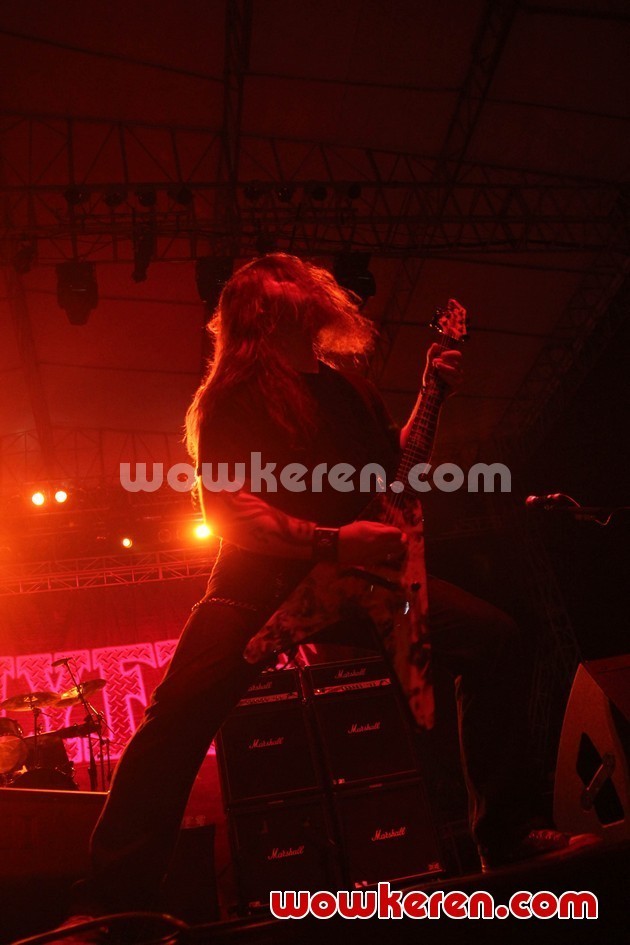 Gambar Foto Aksi Panggung Anthrax di Pantai Carnaval, Ancol