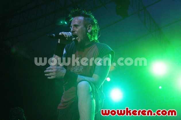 Gambar Foto Aksi Panggung Anthrax di Pantai Carnaval, Ancol