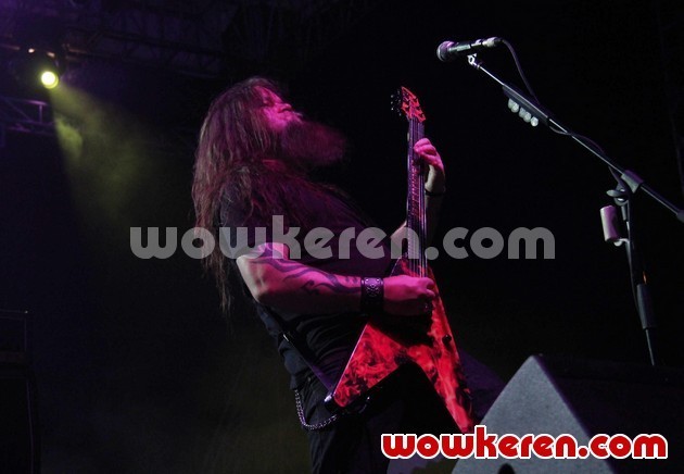 Gambar Foto Aksi Panggung Anthrax di Pantai Carnaval, Ancol