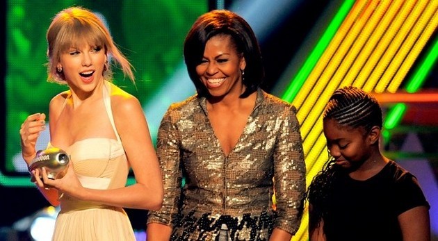 Gambar Foto Taylor Swift di Kids' Choice Awards 2012