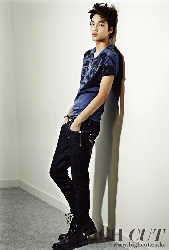 Gambar Foto Kai EXO-K di Majalah High Cut Edisi Maret