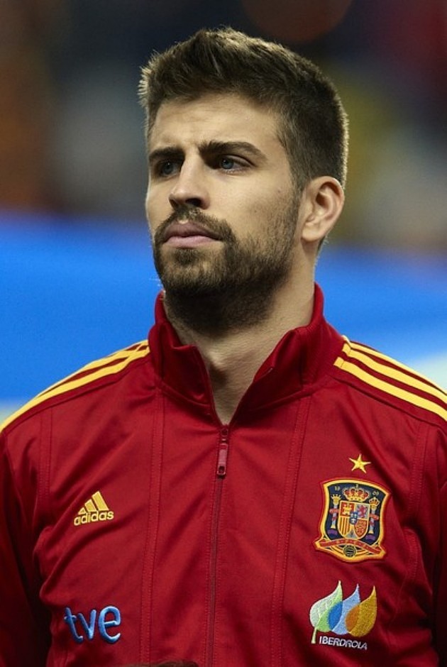 Gambar Foto Gerard Pique di International Friendly Match