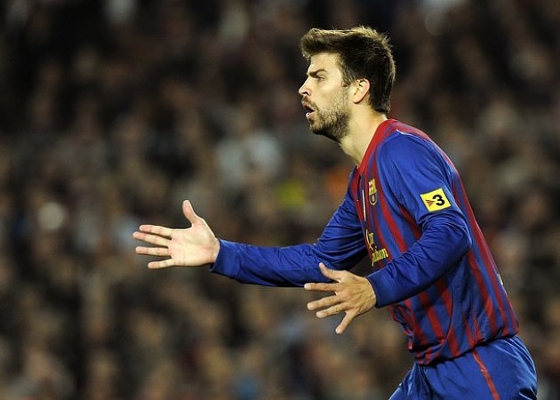 Gambar Foto Gerard Pique di Spanish League Football Match
