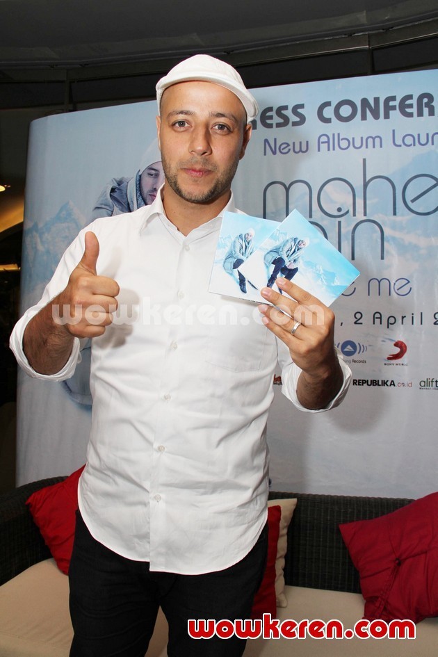 Gambar Foto Maher Zain di Launching Album 'Forgive Me'