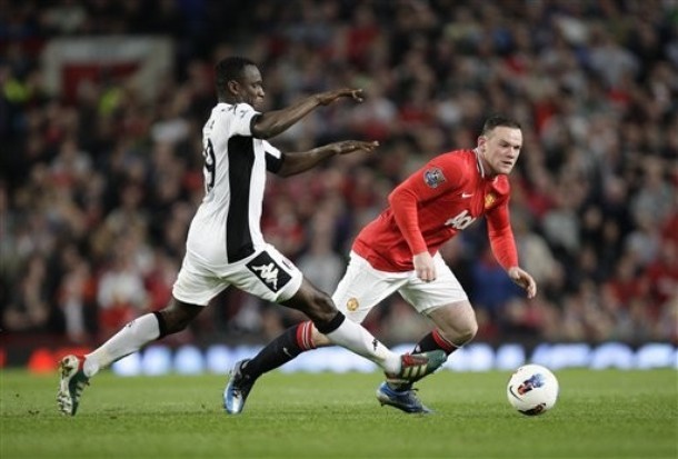 Gambar Foto Wayne Rooney di Liga Premier Inggris Melawan Fulham