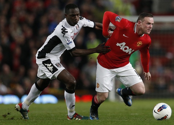 Gambar Foto Wayne Rooney di Liga Premier Inggris Melawan Fulham