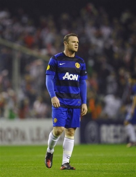 Gambar Foto Wayne Rooney di UEFA Cup Melawan Athletic Bilbao