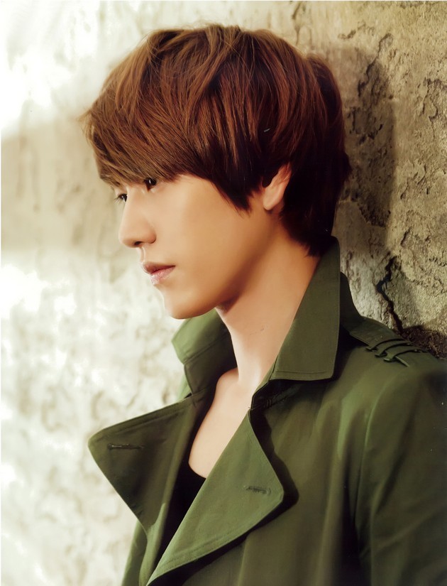 Gambar Foto Kyuhyun Tampil di Sebuah Majalah Fashion