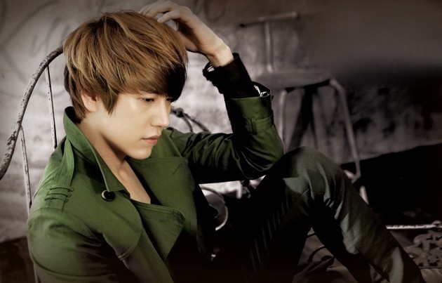 Gambar Foto Kyuhyun Tampil di Sebuah Majalah Fashion