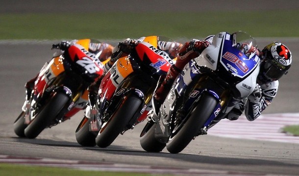 Gambar Foto Dani Pedrosa, Jorge Lorenzo dan Casey Stoner  Berebut Posisi di MotoGP Qatar