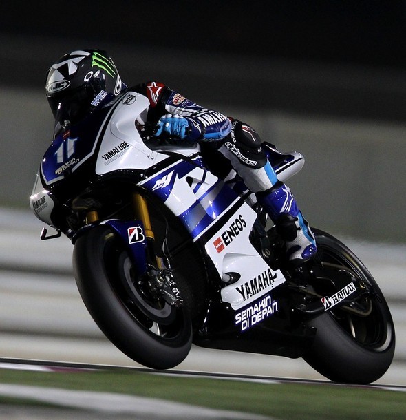 Gambar Foto Ben Spies Berjuang di MotoGP Qatar