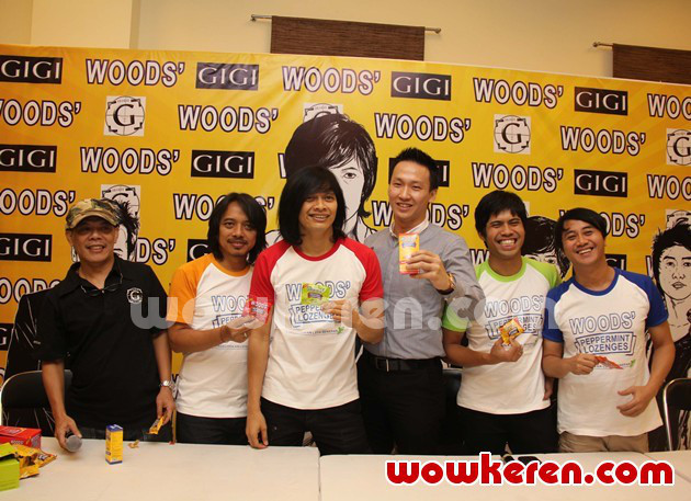 Gambar Foto Gigi Menjadi Brand Ambassador Permen WOODS'