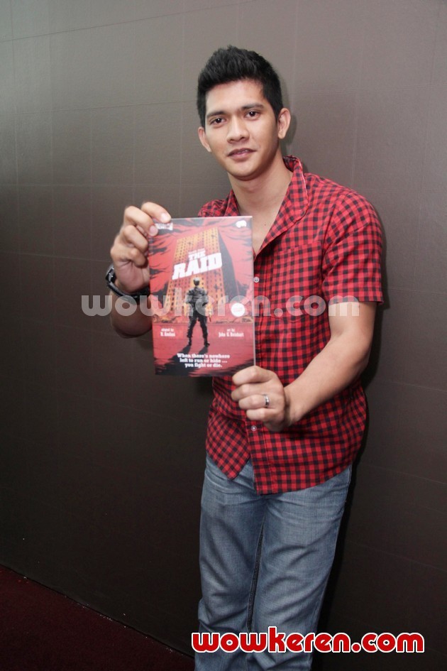 Gambar Foto Iko Uwais di Konferensi Pers Perilisan Komik 'The Raid'