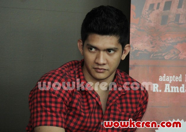 Gambar Foto Iko Uwais di Konferensi Pers Perilisan Komik 'The Raid'