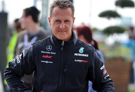 Gambar Foto Michael Schumacher adalah Pempalap F1 Asal Jerman dari Tim Mercedes Benz
