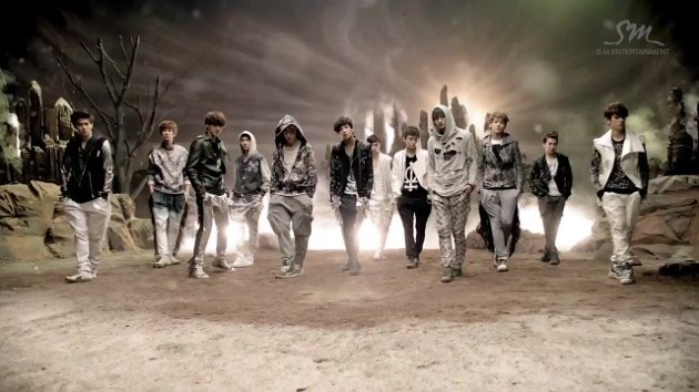 Gambar Foto EXO di Musik Video 'History'