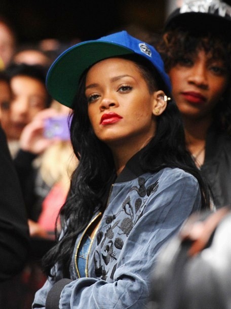 Gambar Foto Rihanna di Hari Ke-2 Coachella Valley Music & Arts Festival