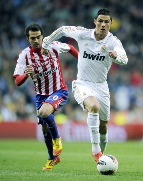Gambar Foto Cristiano Ronaldo di Liga Spanyol Melawan Sporting Gijon