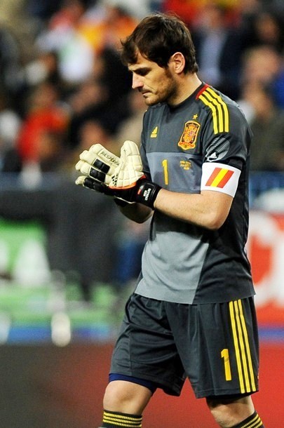 Gambar Foto Iker Casillas dalam Laga Persahabatan Melawan Venezuela