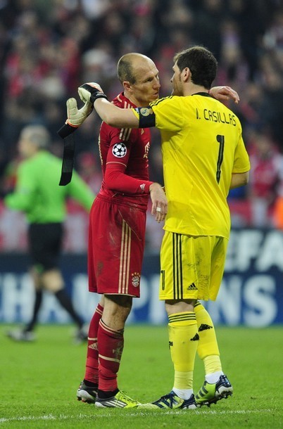 Gambar Foto Iker Casillas di Liga Spanyol Melawan Valencia