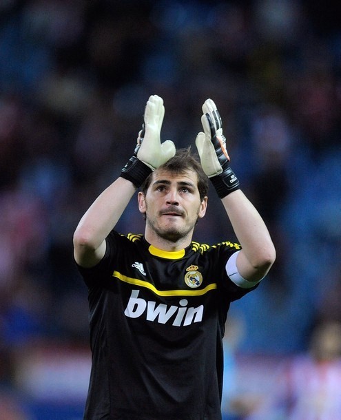 Gambar Foto Iker Casillas di La Liga Spanyol Melawan Atletico