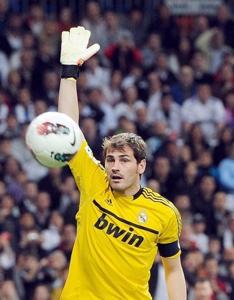 Gambar Foto Aksi Penjaga Gawang Real Madrid, Iker Casillas
