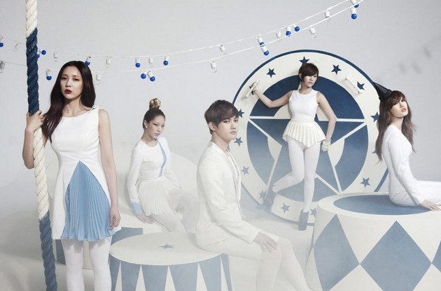 Gambar Foto Sunny Hill di Promo Album 'Midnight Circus'