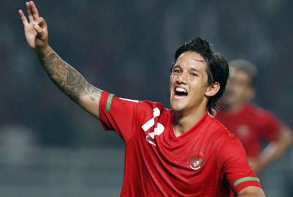 Gambar Foto Irfan Bachdim Saat Membela Timnas