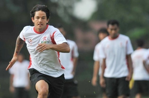 Gambar Foto Irfan Bachdim Saat Membela Timnas di Sea Games
