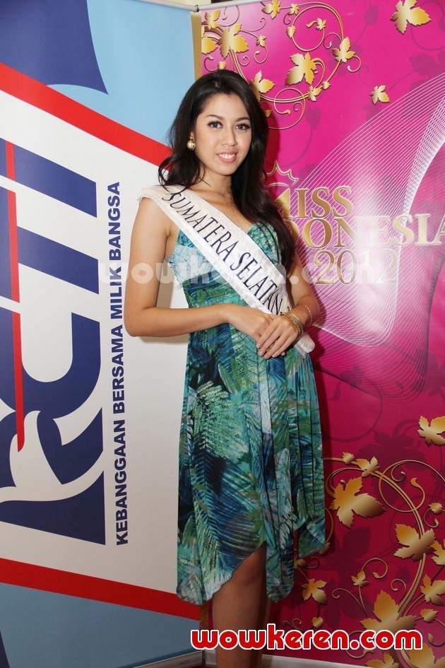Gambar Foto Finalis Sumatera Selatan di Jumpa Pers Miss Indonesia 2012