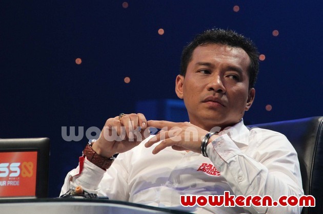 Gambar Foto Anang Hermansyah Sebagai Juri Indonesian Idol 2012