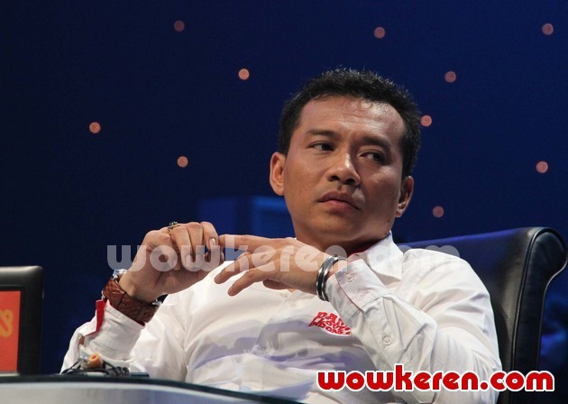 Gambar Foto Anang Hermansyah Sebagai Juri Indonesian Idol 2012