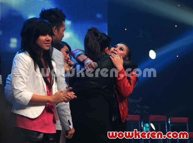 Gambar Foto Belinda Tereliminasi di Spektakuler Show 2 'Indonesian Idol' 2012