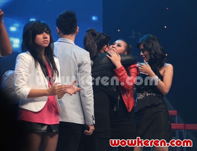Gambar Foto Belinda Tereliminasi di Spektakuler Show 2 'Indonesian Idol' 2012
