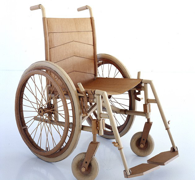 Foto Kursi Roda Hanya dari Kardus dan Lem - Foto 2 dari 14