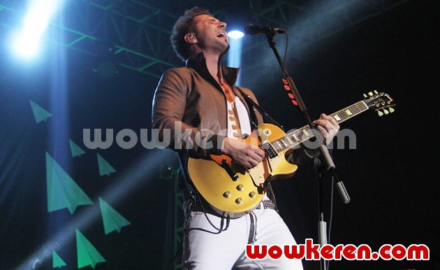 Gambar Foto Konser Secondhand Serenade di Indonesia