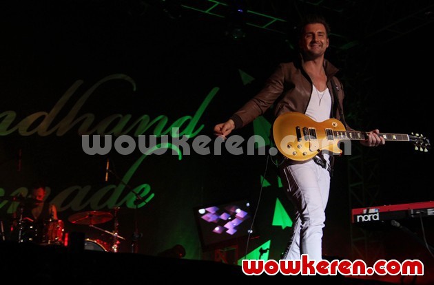 Gambar Foto Konser Secondhand Serenade di Indonesia