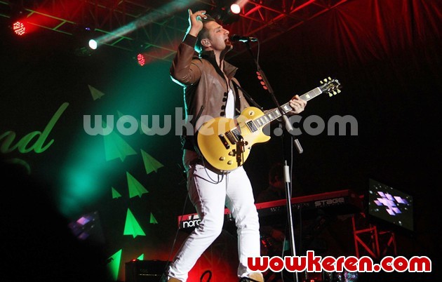 Gambar Foto Konser Secondhand Serenade di Indonesia