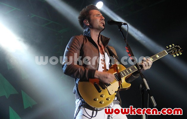 Gambar Foto Konser Secondhand Serenade di Indonesia