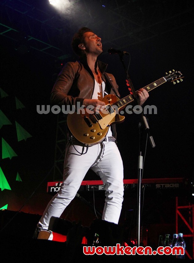Gambar Foto Penampilan John Vesely Ketika Konser