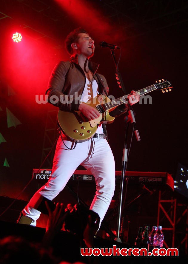 Gambar Foto Penampilan John Vesely Ketika Konser
